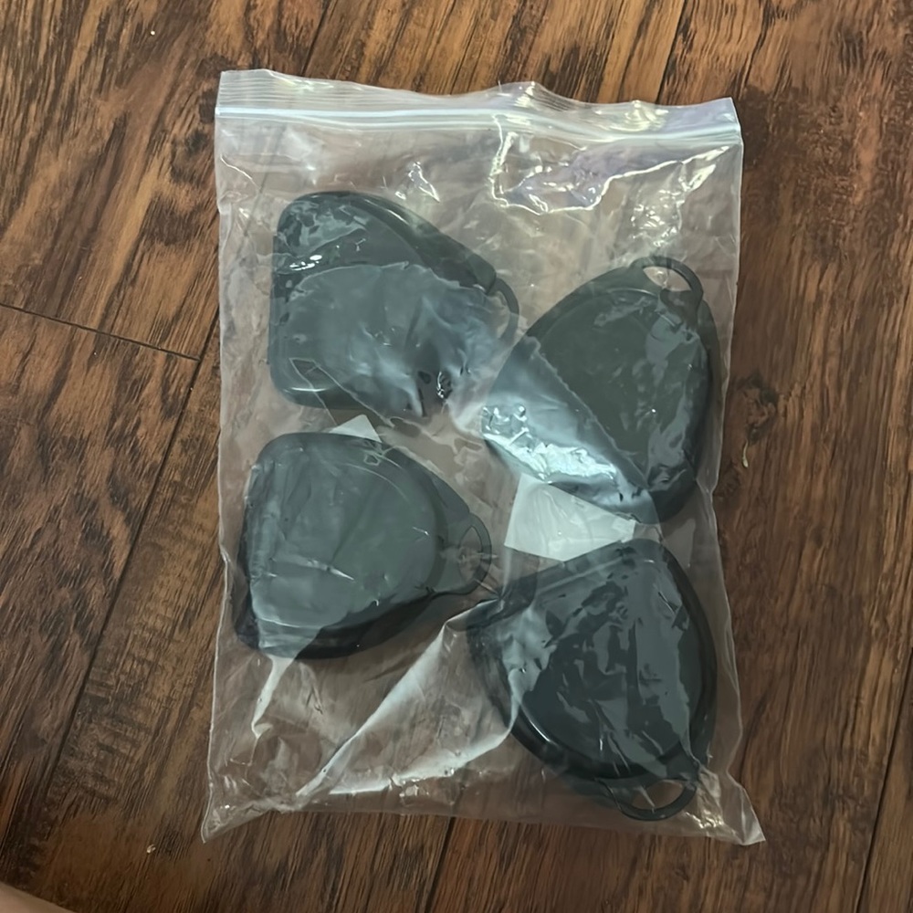 4 Pack mouthguard set! Never used before. Still in original packaging!